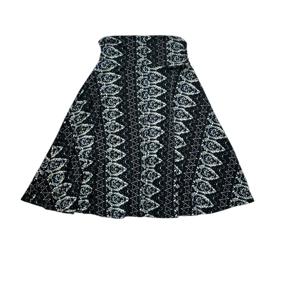 Chic Black and White Patterned Midi Skirt